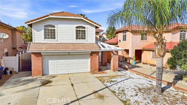 Detail Gallery Image 2 of 33 For 300 Mildred, Perris,  CA 92571 - 4 Beds | 2/1 Baths