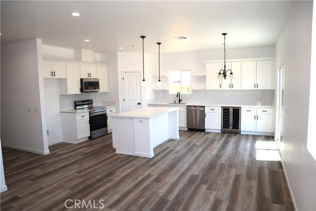 8600 Ironwood Avenue, California City CA: https://media.crmls.org/medias/1a5a131e-11d6-4c3a-8aca-93ee85d71716.jpg