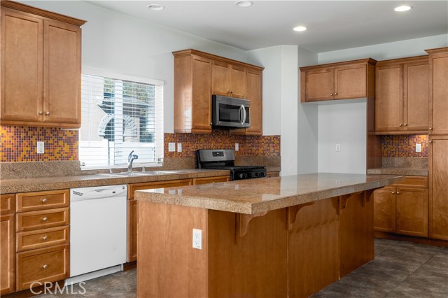 2096 Wild Thyme, San Jacinto CA: https://media.crmls.org/medias/1a5a35fb-9226-4ec3-a6ba-13c9a165c261.jpg