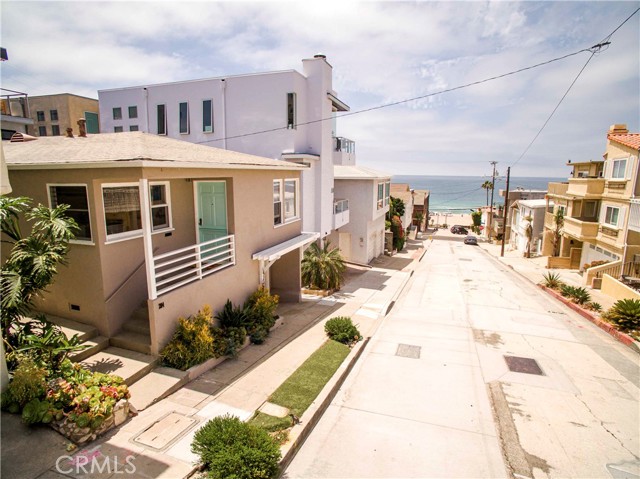 204 38th Street, Manhattan Beach, California 90266, 3 Bedrooms Bedrooms, ,2 BathroomsBathrooms,Residential,Sold,38th,SB22186761