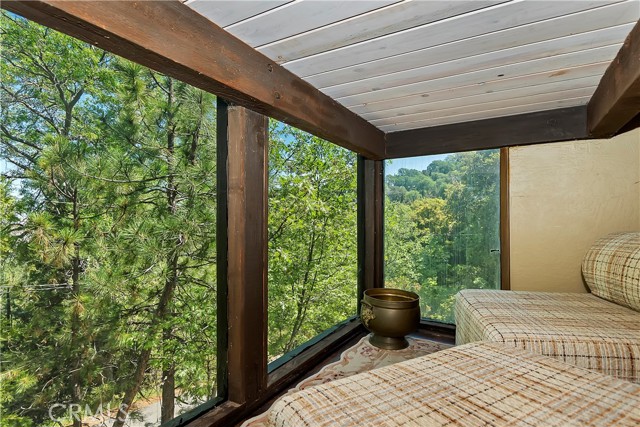 Detail Gallery Image 20 of 27 For 1301 Evergreen Ln, Lake Arrowhead,  CA 92352 - 3 Beds | 2 Baths