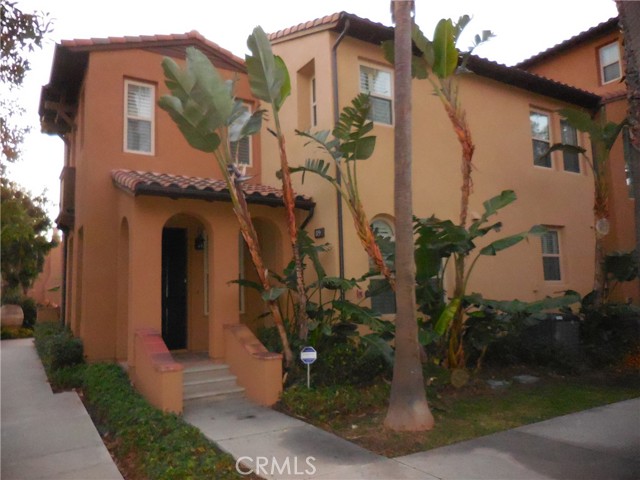 89 Winding Way, Irvine CA: https://media.crmls.org/medias/1a5b640e-aaee-4d28-b008-d818218683c1.jpg
