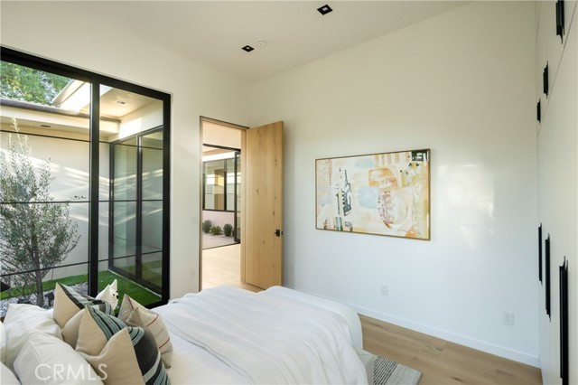 Detail Gallery Image 47 of 72 For 11826 Kling St, Valley Village,  CA 91607 - 6 Beds | 5/1 Baths