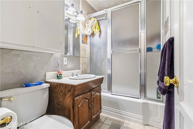 Detail Gallery Image 34 of 53 For 10457 Variel Ave, Chatsworth,  CA 91311 - 6 Beds | 5 Baths