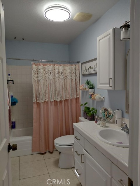 1245 Auburn Street, Hemet CA: https://media.crmls.org/medias/1a5cb0d9-70d2-4cf6-999f-9c2ff97a7bdb.jpg