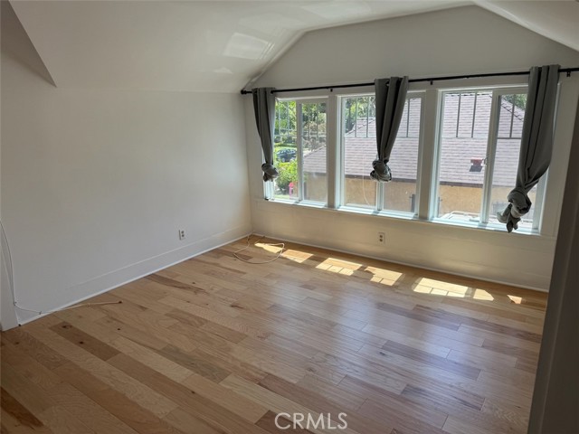 Detail Gallery Image 22 of 30 For 881 Winona Ave, Pasadena,  CA 91103 - 4 Beds | 3 Baths