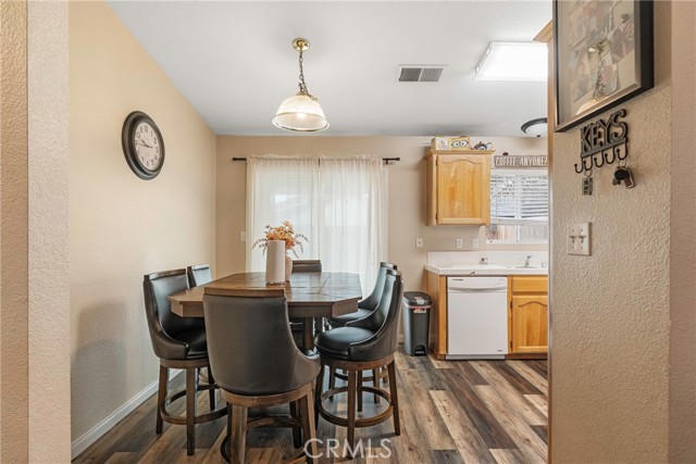 Detail Gallery Image 10 of 33 For 7009 Kings Forest Ct, Bakersfield,  CA 93313 - 3 Beds | 2 Baths