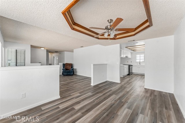 Detail Gallery Image 11 of 53 For 39004 164th, Palmdale,  CA 93591 - 3 Beds | 2 Baths