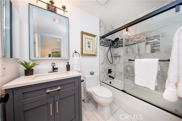 Detail Gallery Image 10 of 10 For 11949 Goshen #308,  Los Angeles,  CA 90049 - 2 Beds | 3 Baths