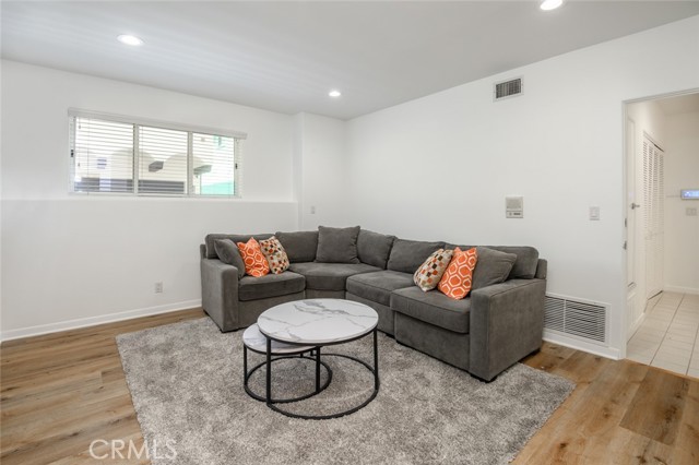 Detail Gallery Image 50 of 53 For 216 23rd St, Manhattan Beach,  CA 90266 - 4 Beds | 3 Baths