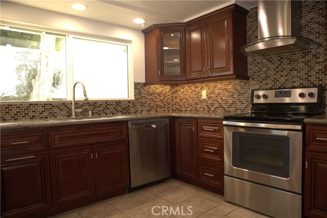 Detail Gallery Image 9 of 31 For 12684 Hinton Way, North Tustin,  CA 92705 - 4 Beds | 2 Baths