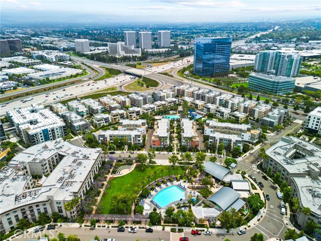 31 Soho, Irvine CA: https://media.crmls.org/medias/1a5fda25-dec7-4eec-a2f8-2f1fe42e96c2.jpg