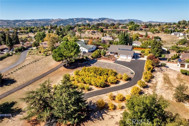Detail Gallery Image 37 of 52 For 833 Rolling Hills Dr, Paso Robles,  CA 93446 - 4 Beds | 3 Baths