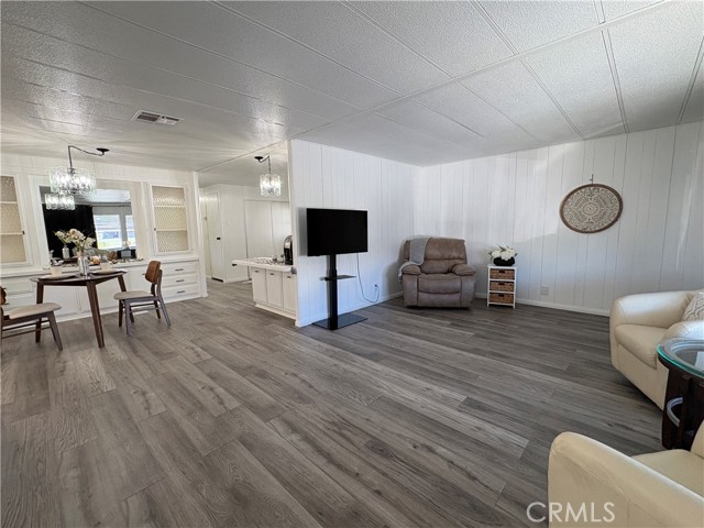 Detail Gallery Image 2 of 39 For 1895 W Devonshire Ave #27,  Hemet,  CA 92545 - 2 Beds | 2 Baths