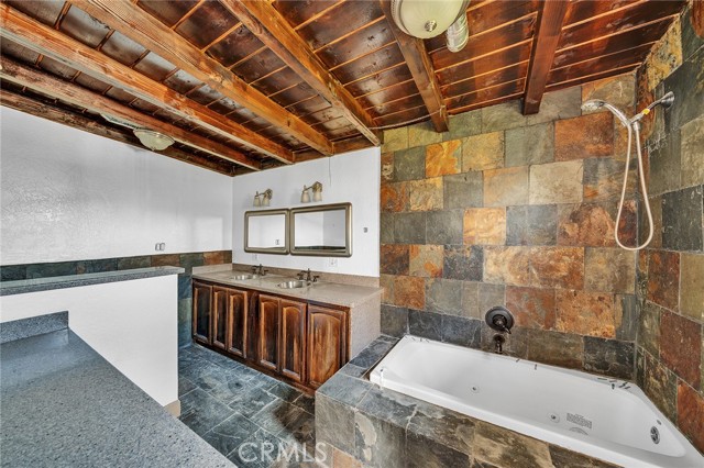 Image 47 of 73 For 31516 Clay River Road