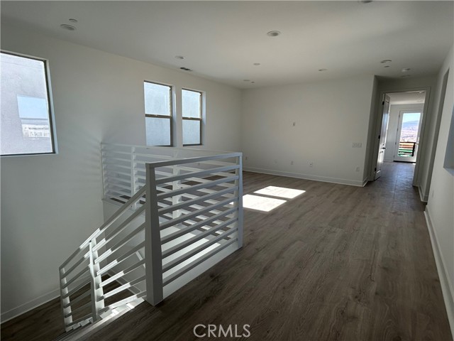 27333 Creekwood Lane, Valencia CA: https://media.crmls.org/medias/1a6236bc-ac8c-4c53-a1ed-27c3cf0962b6.jpg