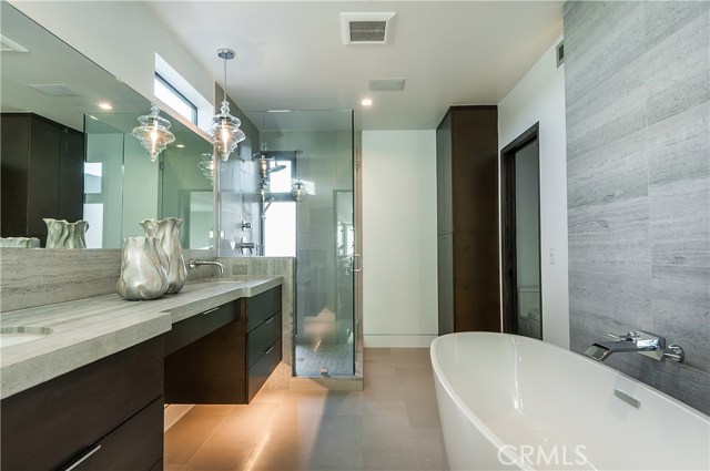 1635 Palm Drive, Hermosa Beach, California 90254, 4 Bedrooms Bedrooms, ,3 BathroomsBathrooms,Residential,Sold,Palm,SB17135203