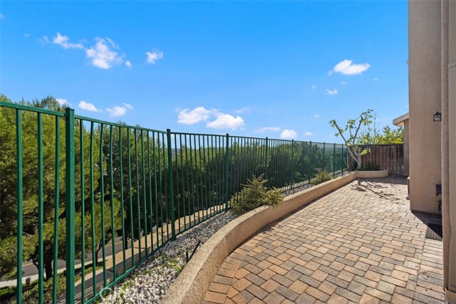 Detail Gallery Image 29 of 56 For 22 Rue Du Chateau, Aliso Viejo,  CA 92656 - 3 Beds | 2/1 Baths