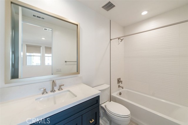 Detail Gallery Image 33 of 36 For 228 Stage, Irvine,  CA 92618 - 5 Beds | 5 Baths