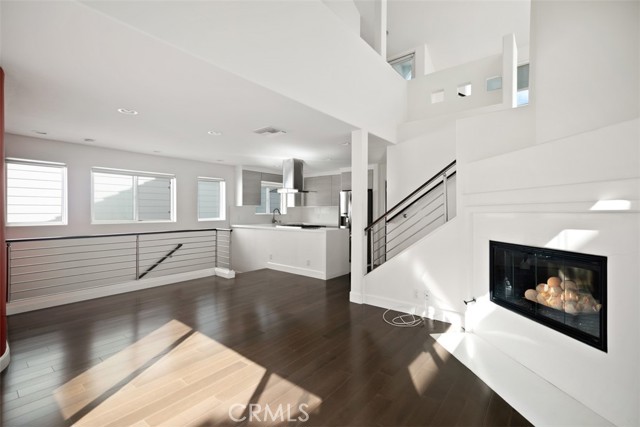 Detail Gallery Image 2 of 12 For 614 Acacia #1/2,  Corona Del Mar,  CA 92625 - 3 Beds | 3 Baths