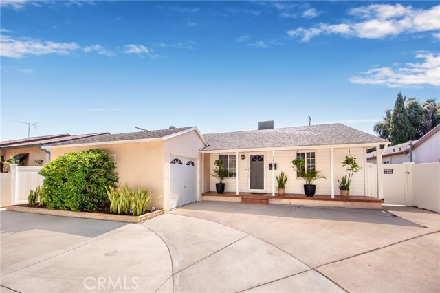 7838 Hazeltine Avenue, Panorama City CA: https://media.crmls.org/medias/1a64a3ed-b76c-4f6b-851c-1f0cd442a725.jpg