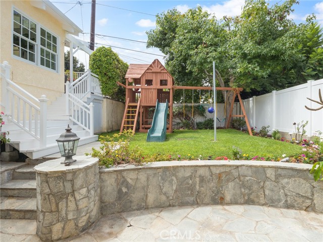 3509 Poinsettia Avenue, Manhattan Beach, California 90266, 4 Bedrooms Bedrooms, ,2 BathroomsBathrooms,Residential,Sold,Poinsettia,SB21155019