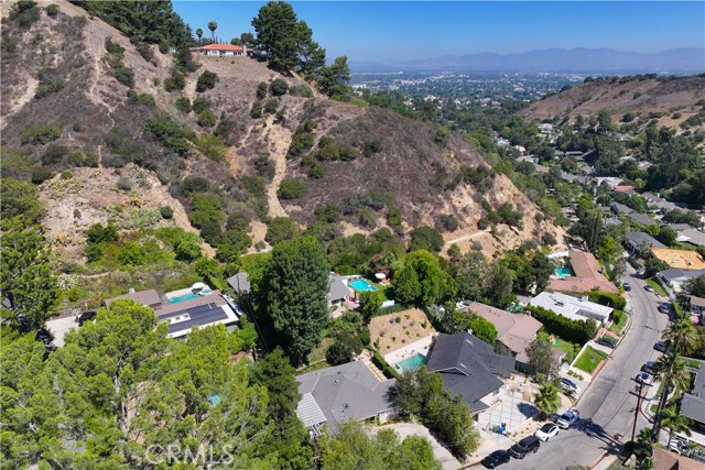 Detail Gallery Image 31 of 33 For 3629 Loadstone Dr, Sherman Oaks,  CA 91403 - 3 Beds | 2 Baths
