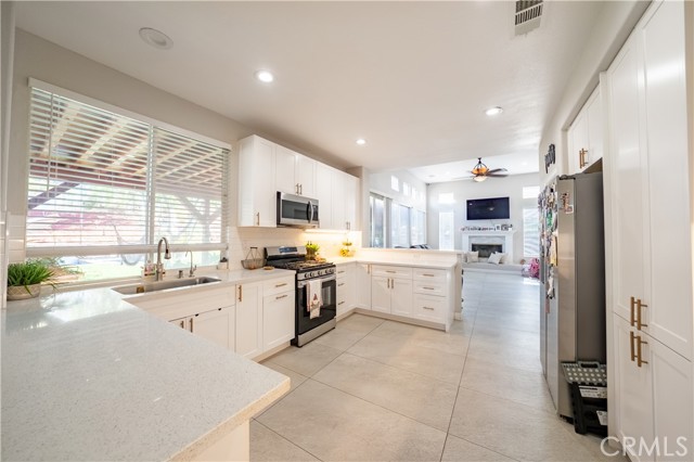 Detail Gallery Image 59 of 71 For 18296 Hollowtree Ln, Riverside,  CA 92504 - 5 Beds | 3/1 Baths