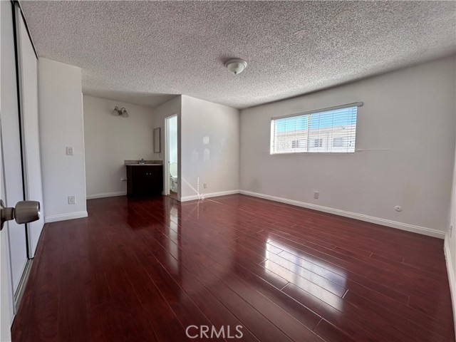 Detail Gallery Image 6 of 14 For 25930 Narbonne, Lomita,  CA 90717 - 2 Beds | 2 Baths