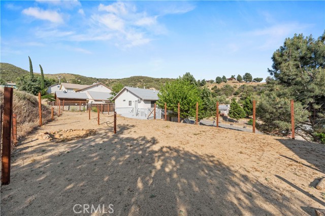 43323 LOOKABOUT RD, Lake Hughes CA: https://media.crmls.org/medias/1a66aa8a-cf9e-420d-911a-7b6faa064ebf.jpg