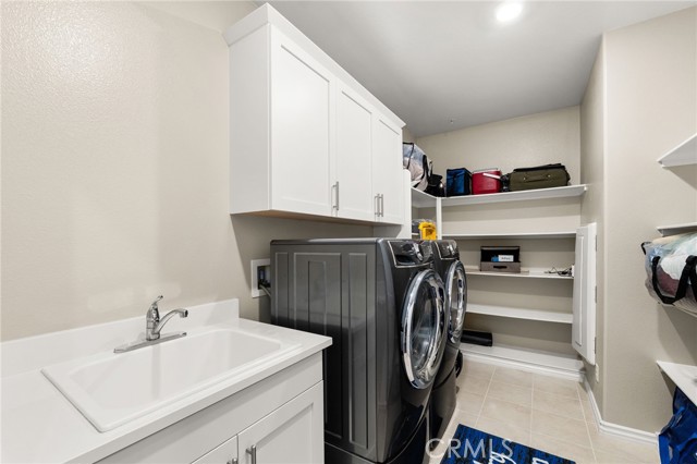 Detail Gallery Image 35 of 59 For 2413 Sierra Bella Dr, Corona,  CA 92882 - 5 Beds | 4/1 Baths