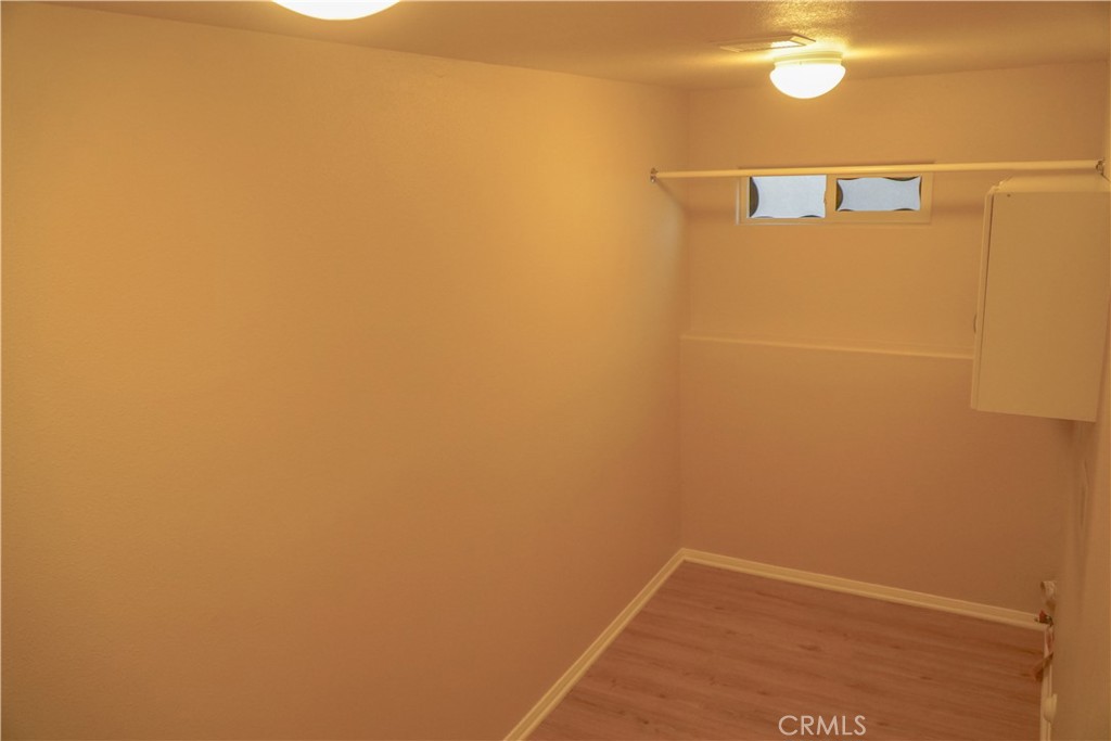 https://media.crmls.org/medias/1a675b83-67a1-4d55-94f0-7360b6123307.jpg?preset=X-Large