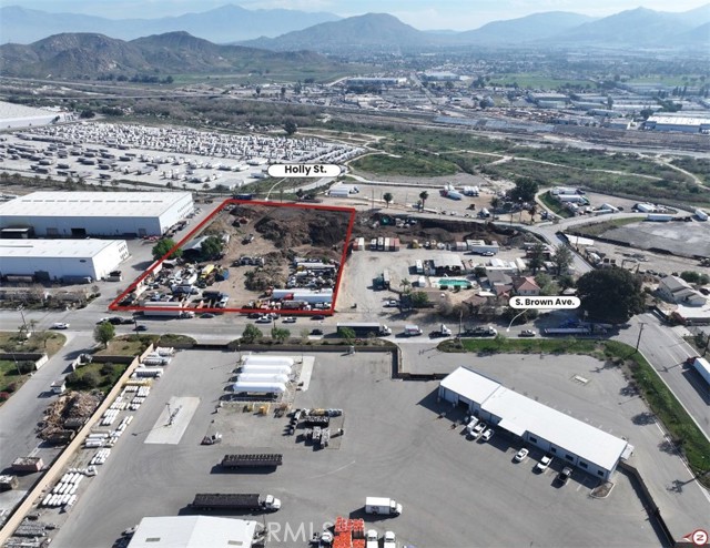 Image 1 of 3 For 1880 Brown Ave