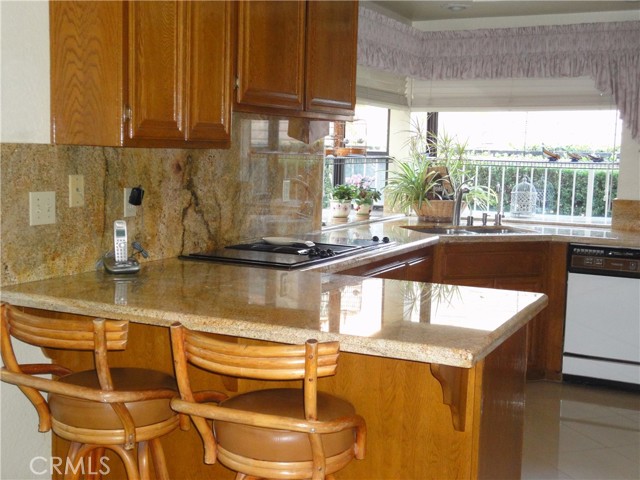 Detail Gallery Image 4 of 14 For 1925 Paseo La Paz, Pomona,  CA 91768 - 4 Beds | 3 Baths