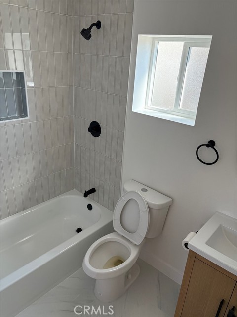 Detail Gallery Image 7 of 10 For 1003 1003-2 E Colton, Redlands,  CA 92374 - 3 Beds | 1 Baths