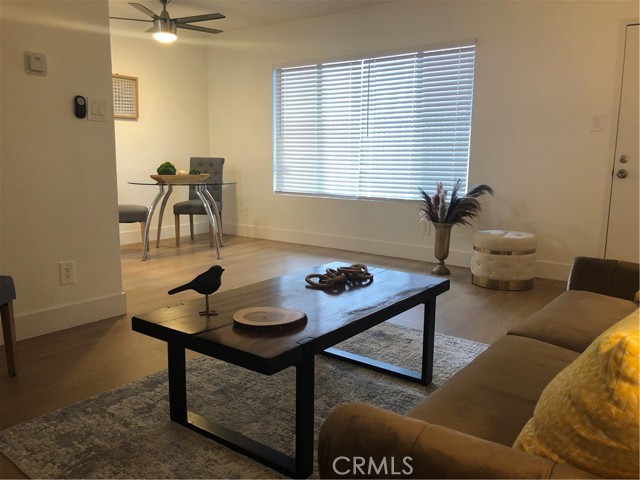 3337 S Durango Avenue, Los Angeles CA: https://media.crmls.org/medias/1a68aa28-5852-4994-8458-af7d23858150.jpg