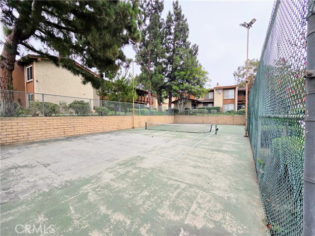 Detail Gallery Image 33 of 34 For 3701 Country Club Dr #3,  Long Beach,  CA 90807 - 2 Beds | 1/1 Baths