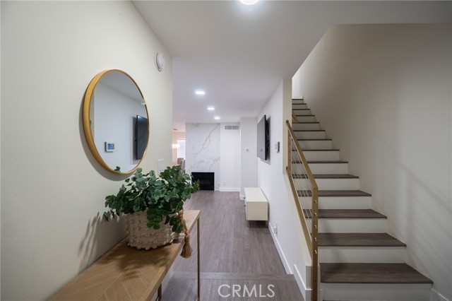 Detail Gallery Image 6 of 34 For 7757 via Rosa Maria, Burbank,  CA 91504 - 2 Beds | 3 Baths