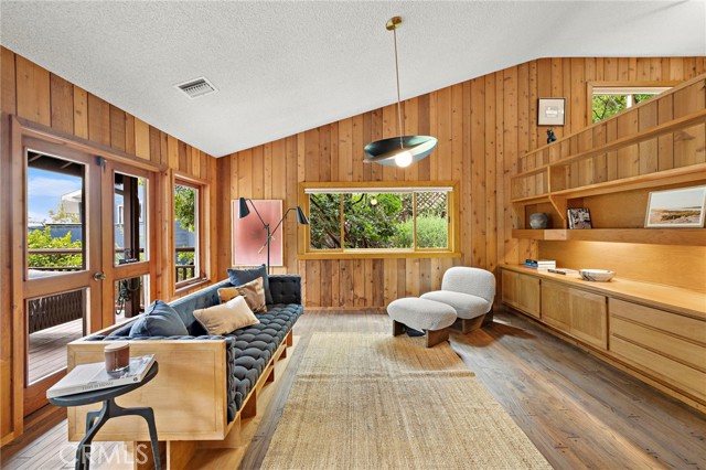 1304 Morningside Drive, Laguna Beach CA: https://media.crmls.org/medias/1a6991bf-ab0d-43aa-9ff3-bce9f6736d32.jpg