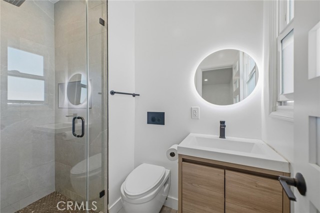 Detail Gallery Image 14 of 29 For 6658 Kosturas Pl, Winnetka,  CA 91306 - 3 Beds | 2 Baths