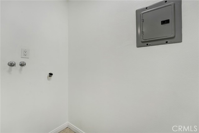 10861 Moorpark Street, North Hollywood CA: https://media.crmls.org/medias/1a6aeb18-a35f-4789-8965-b0f772492671.jpg