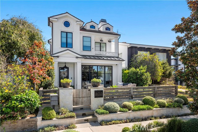 Detail Gallery Image 2 of 35 For 302 Orchid Ave, Corona Del Mar,  CA 92625 - 4 Beds | 4/1 Baths