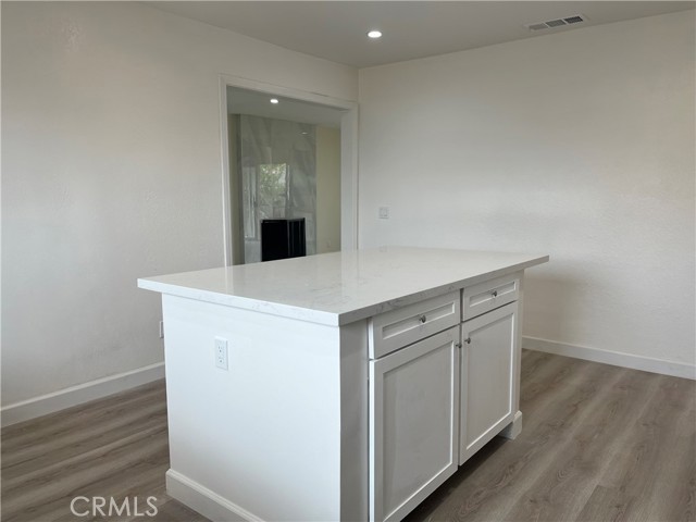 Detail Gallery Image 8 of 29 For 33215 Churchill St, Lake Elsinore,  CA 92530 - 3 Beds | 2/1 Baths