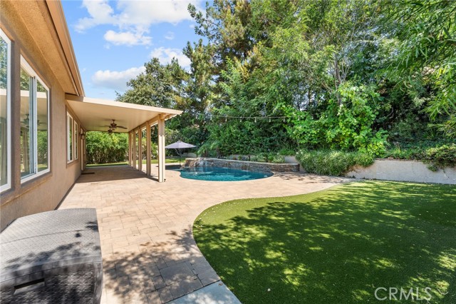 11533 Stoney Brook Court, Beaumont CA: https://media.crmls.org/medias/1a6b7577-e21e-4bcf-823e-f4cf875c430e.jpg