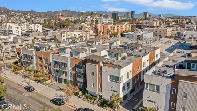 Detail Gallery Image 1 of 38 For 1149 W Alma Ln, Los Angeles,  CA 90038 - 3 Beds | 3/1 Baths