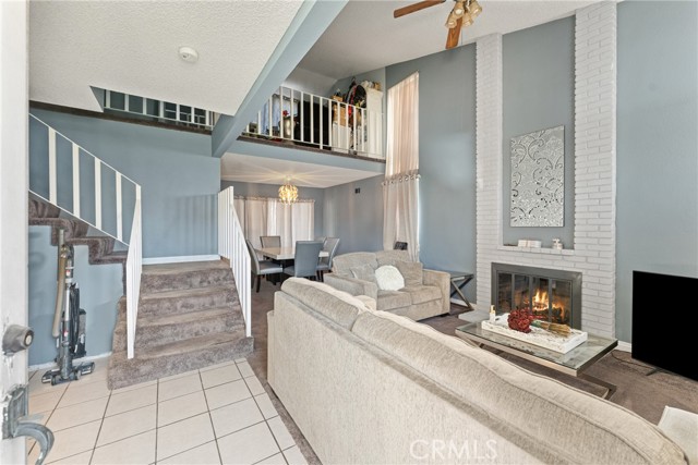 Detail Gallery Image 5 of 31 For 11557 Oakwood, Fontana,  CA 92337 - 3 Beds | 2/1 Baths