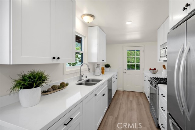 1961 Temple Hills Drive, Laguna Beach CA: https://media.crmls.org/medias/1a6c44f4-e5d3-456e-8579-7740875e2aed.jpg