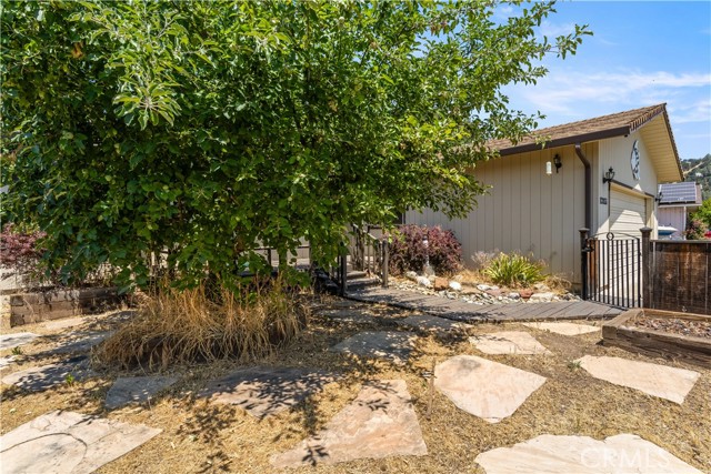 12855 Island Circle, Clearlake Oaks CA: https://media.crmls.org/medias/1a6c5e86-466e-433f-9d6f-a5acf79f0a50.jpg
