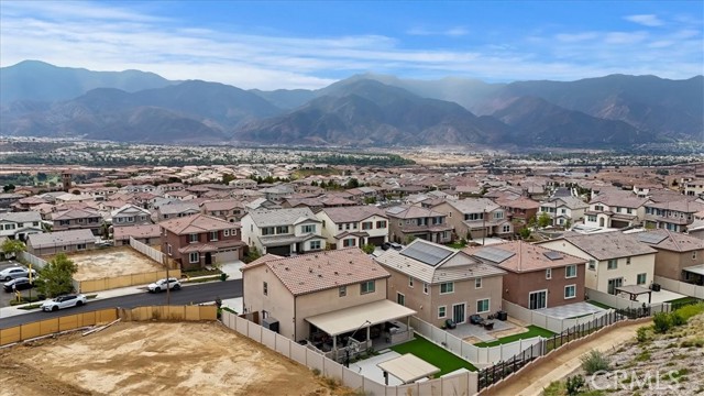 Detail Gallery Image 12 of 59 For 11714 Wandering Way, Corona,  CA 92883 - 4 Beds | 3 Baths