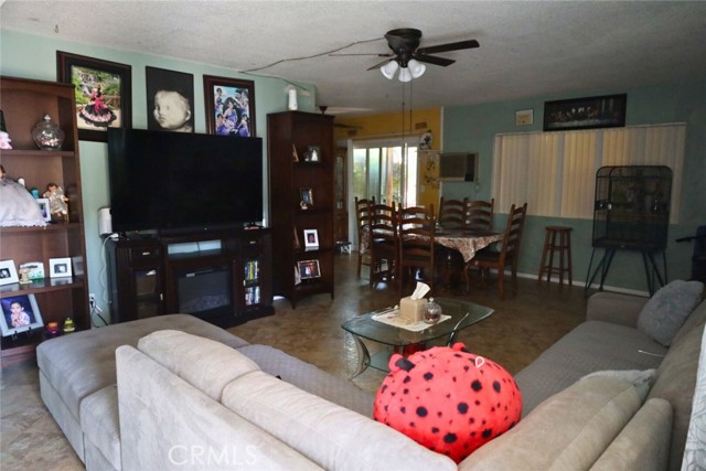 2561 E Ward Terrace, Anaheim CA: https://media.crmls.org/medias/1a6d3914-683c-4654-973b-30bedd281132.jpg